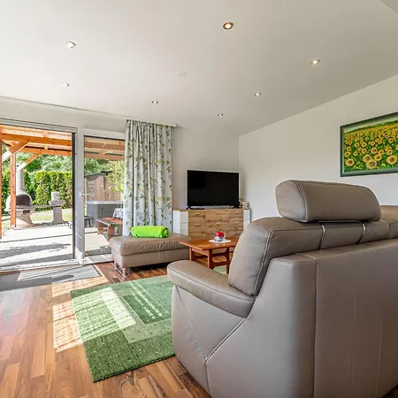 샬레 Ladybug House With Whirlpool - Happy *