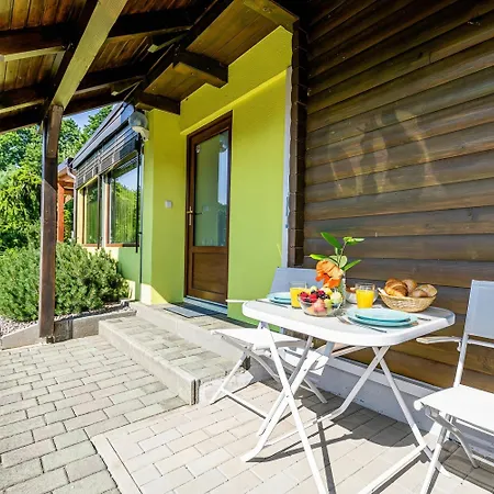 샬레 Ladybug House Nature Retreat W/ Jacuzzi - Happy *