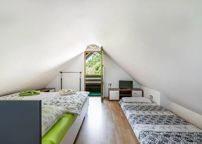 Ladybug House With Whirlpool - Happy Chalet Fokovci