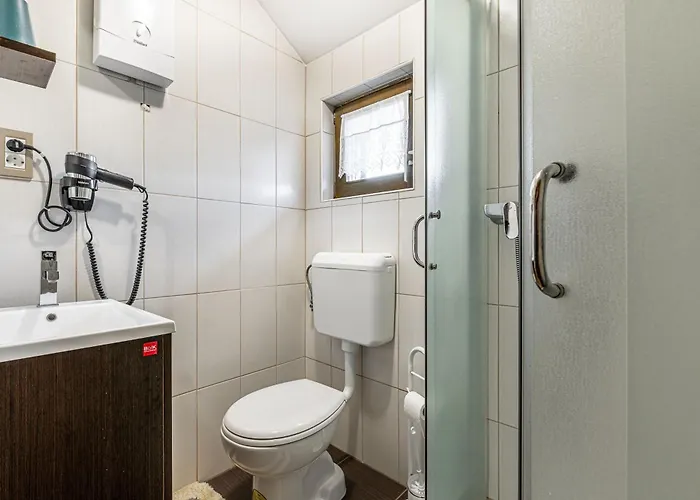 Ladybug House With Whirlpool - Happy Chalet Fokovci