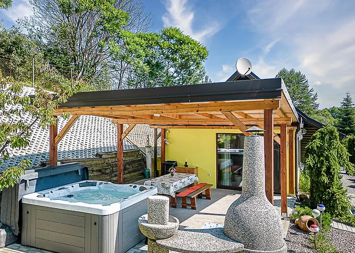 Ladybug House With Whirlpool - Happy Chalet Fokovci