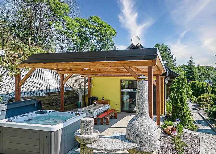 Ladybug House With Whirlpool - Happy Chalet