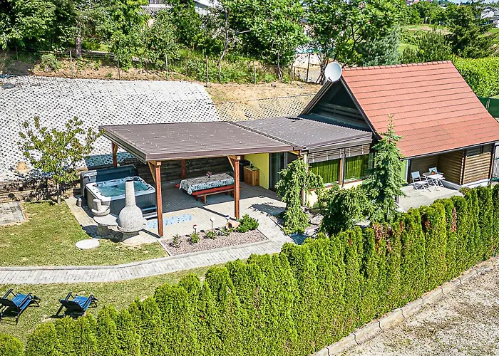 Ladybug House With Whirlpool - Happy Chalet Fokovci